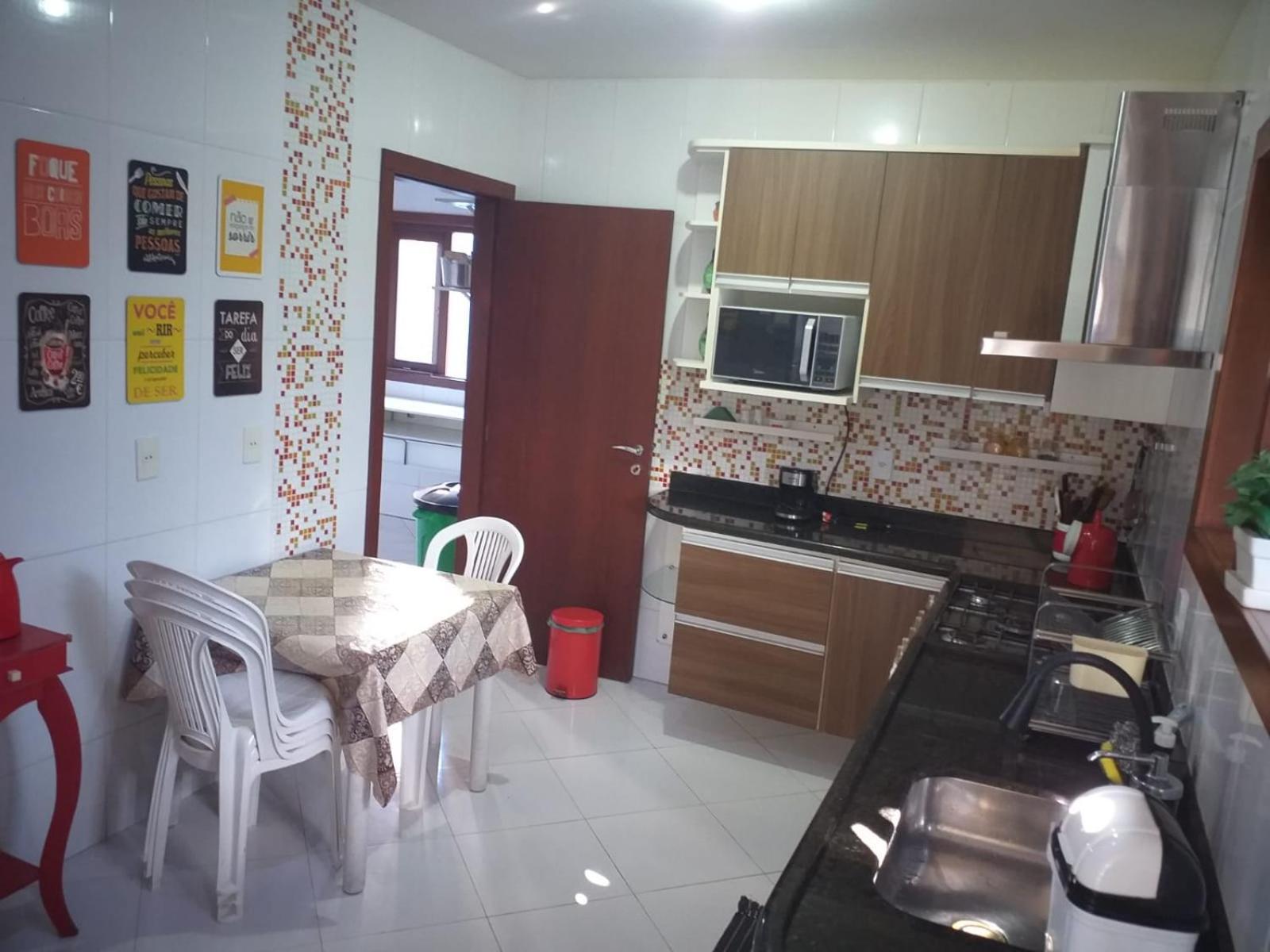 Linda Casa Com Piscina Em Interlagos Vila Velha Es Villa Ngoại thất bức ảnh